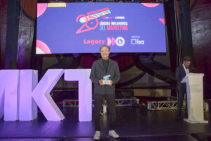 José Terán - Presidente Omnicon Premio Legacy a José Terán - Presidente Omnicon