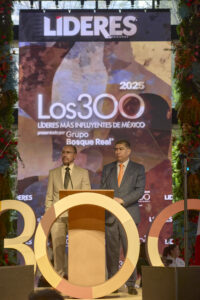 Los 300