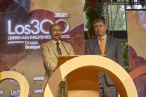 Los 300