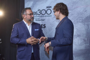Los 300