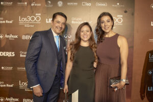 Los 300