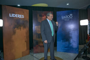 Los 300