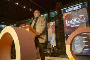 Los 300