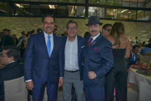 Los 300