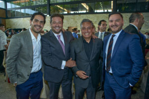 Los 300