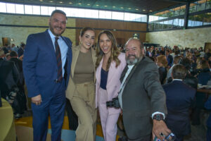 Los 300