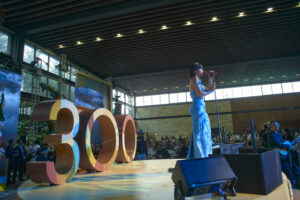 Los 300