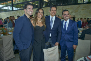 Los 300