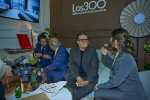 Los 300