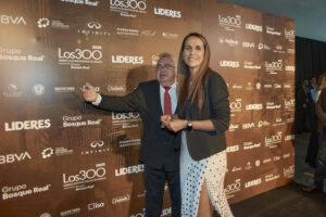 Los 300