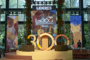Los 300