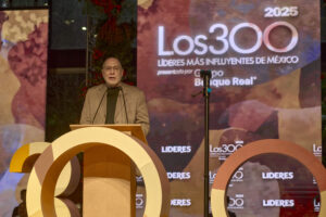 Los 300