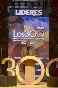 Los 300