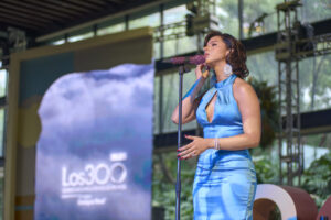 Los 300